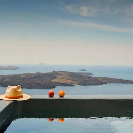 Hommage With Caldera View Hot Tub Fira (Santorini)