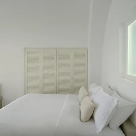 Hommage With Caldera View Hot Tub Apartment Fira (Santorini)