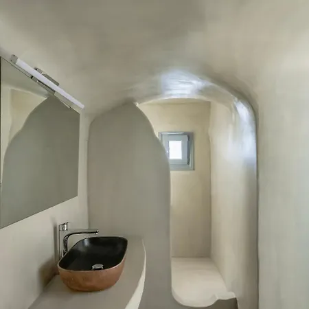 Hommage With Caldera View Hot Tub Fira (Santorini)