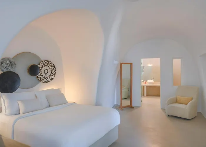 Hommage With Caldera View Hot Tub Fira (Santorini)