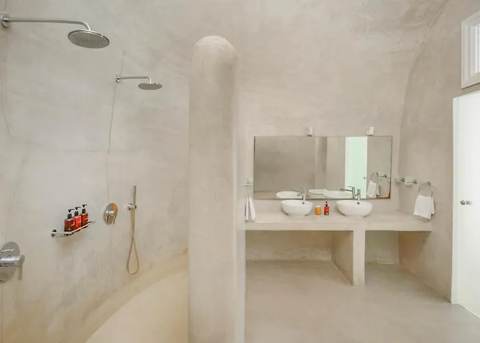 Hommage With Caldera View Hot Tub * Fira (Santorini)