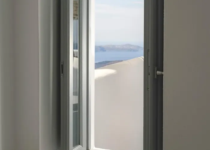 Hommage With Caldera View Hot Tub Daire Fira (Santorini)