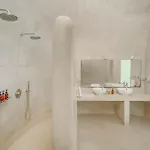 Hommage With Caldera View Hot Tub * Fira (Santorini)